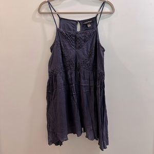 Super cute flowy boho dress with lace accents